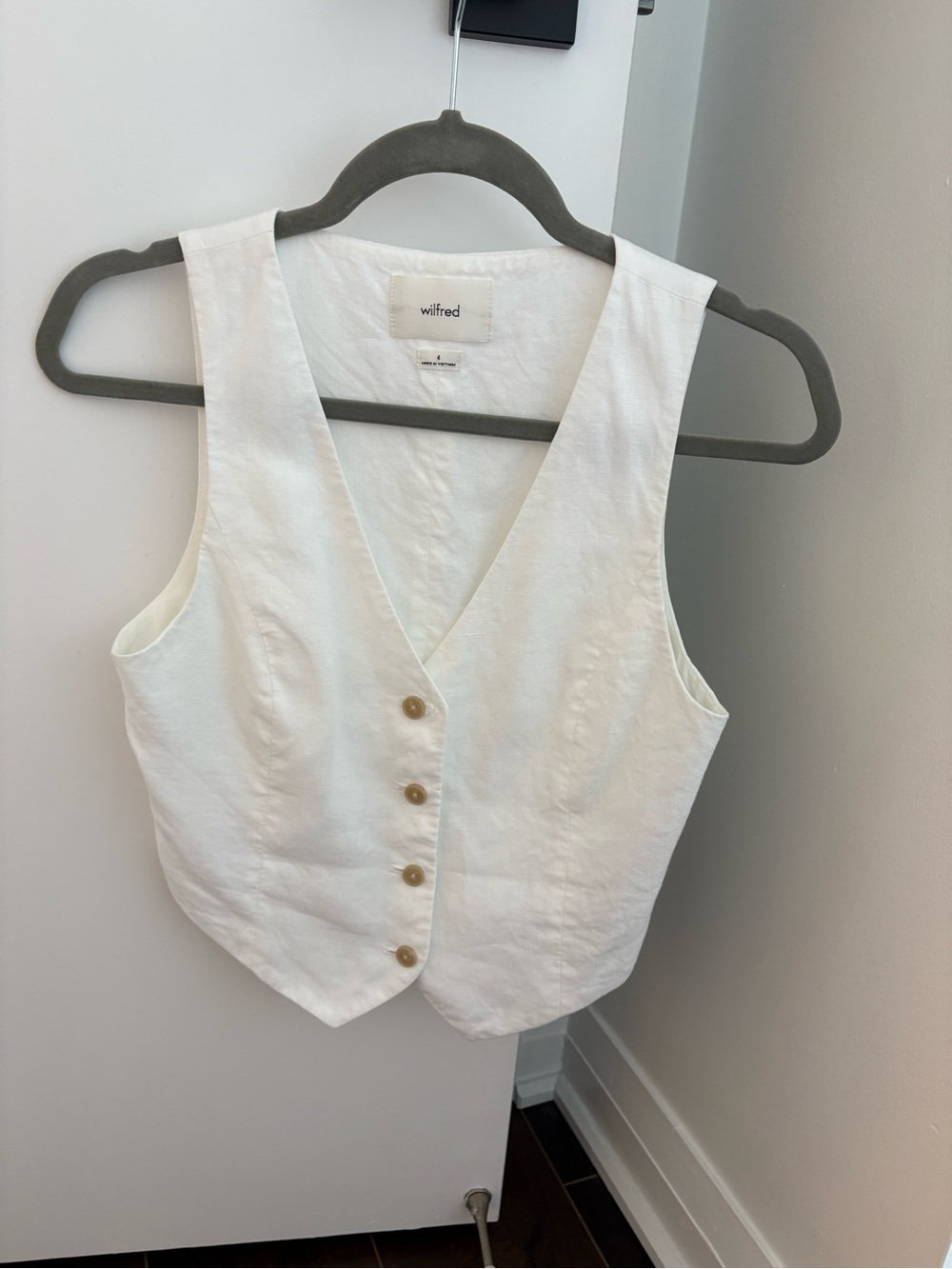 Wilfred White Linen-Blend Button Vest
